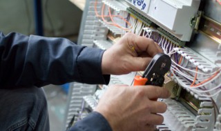 电流表与电压表的相同点与不同点是什么 关于电流表与电压表的相同点与不同点