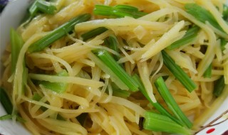 怎么做出好吃的土豆丝炒芹菜 土豆丝炒芹菜的做法