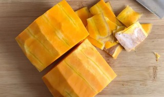 如何给南瓜削皮 给南瓜削皮方法