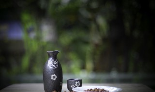 杨梅酒泡10年还能喝吗 10年前泡的杨梅酒泡还能喝吗