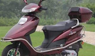 125踏板摩托车电瓶没电了打不着火 该怎么处理