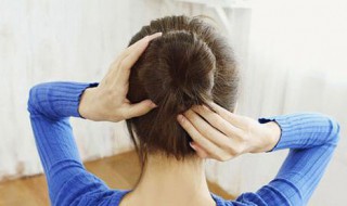 发量少简单随意丸子头 两招教你扎好丸子头