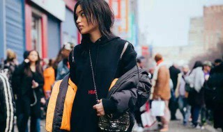 什么材质的衣服不容易起静电? 什么材质的衣服不容易起静电答案