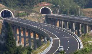 高速公路每天什么时候不能开 什么时间不能上高速