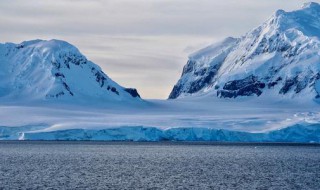 南极的冰为什么是蓝色的 南极的冰蓝色是因为光的散射作用