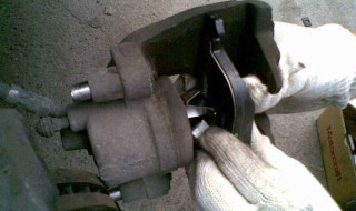 刚换的刹车片吱吱响 了解一下