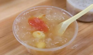 煮糖水需要什么技巧 银耳雪梨红枣汤的做法介绍