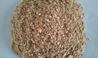 桃花斩面包渣马路女是什么意思 桃花斩面包渣马路女具体含义如下