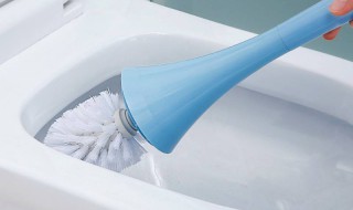 马桶如何刷正确 刷马桶方法