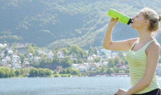 冬天如何正确喝水 冬天正确喝水的方法