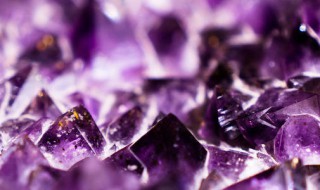 紫水晶代表什么寓意 紫水晶代表的寓意