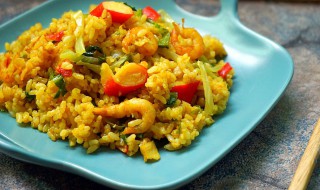 泡菜咖喱炒饭如何做 泡菜咖喱炒饭的做法