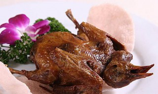怎么做油淋鸽子 油淋鸽子的做法介绍