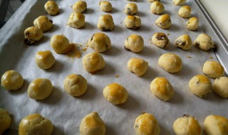 葡萄干蛋奶酥怎么做 做葡萄干蛋奶酥的步骤介绍