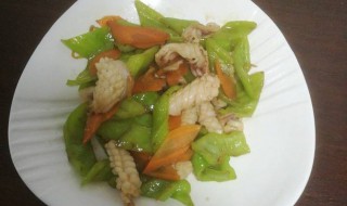 青椒怎么做才好吃 爆炒青椒鱿鱼的做法介绍