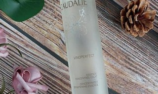 美白精华液的正确使用方法 美白精华液如何正确使用