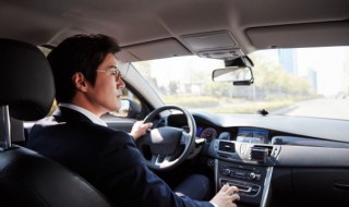 自动挡启动正确方法 自动挡起步的正确方法是什么？