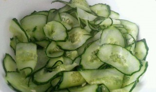 敷青瓜的正确方法 敷青瓜的注意事项