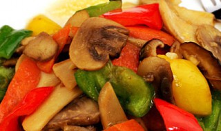 五彩菌菇小炒怎么做 五彩菌菇小炒做法介绍