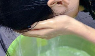 用食盐洗脸的正确方法 如何用食盐洗脸