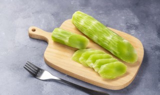 莴笋豆干炒鸡步骤 制作莴笋豆干炒鸡的方法