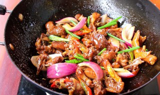 鸭子火锅怎么做才好吃 怎样做鸭子火锅