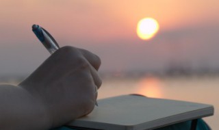 类似于人山人海的成语有哪些 类似于人山人海的成语具体有哪些