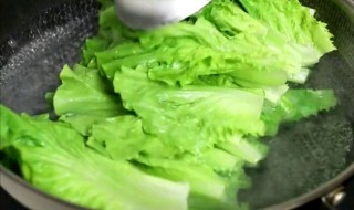 生菜上有铁锈有黄斑能吃吗 关于生菜上有铁锈有黄斑能吃的问题