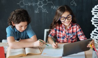 莞尔一笑中笑是什么意思 莞尔一笑意思介绍