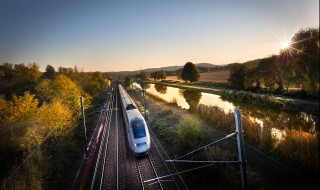 高铁能放多大的行李箱 高铁可以放多大的行李箱