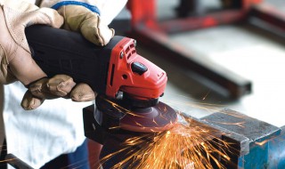 角磨机切割片卸不下来怎么办 教你个妙招