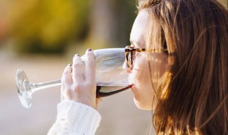 喝醉了怎么办怎么醒酒 怎样能让喝醉的人快速醒酒