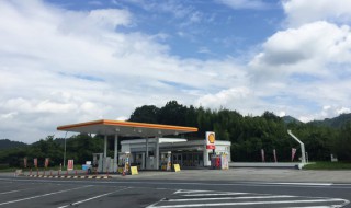 请问大多数的高速公路的服务区可以提供加油吗? 了解一下