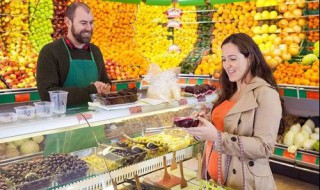 水果店怎么吸引顾客 做好这几点很重要