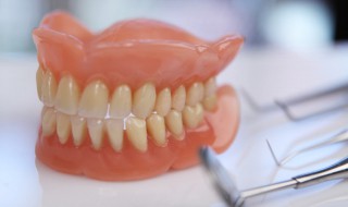 怎样用小苏打清洗假牙 小苏打怎么清洗假牙