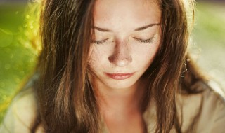 怎样用维生素e去斑 用维生素e去斑的方法