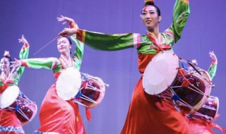 长鼓舞是中国少数民族哪个的传统舞蹈 长鼓舞是中国哪个少数民族的传统舞蹈