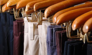 休闲裤的收纳方法 休闲裤子折叠收纳的方法