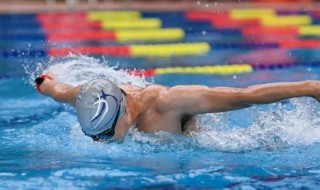 游泳前如何做热身 游泳前的热身方法