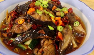 怎样做鲇鱼炖茄子 鲇鱼炖茄子怎么做好吃