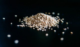 给芝麻脱皮的方法 怎么给芝麻脱皮