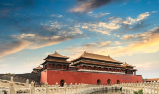故宫为什么基本是红色和黄色 故宫简介