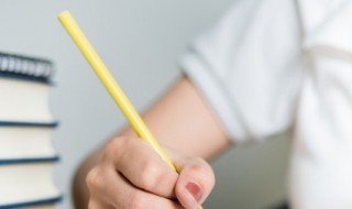 爱国的句子都有哪些 有关爱国的句子介绍