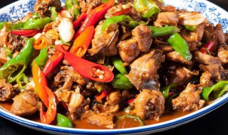 尖椒炒鸡怎样做才好吃 尖椒炒鸡好吃的做法