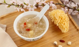 银耳莲子汤的做法功效 银耳莲子汤怎么做