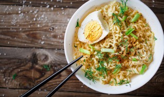 可乐鸡蛋拌面的做法 可乐鸡蛋拌面怎么做