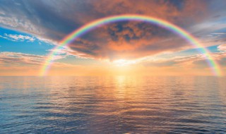 彩虹的诗句 形容彩虹的诗句