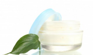 面霜和乳液的区别是什么 面霜和乳液的不同