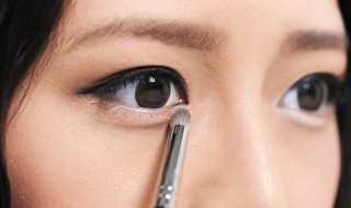 形容一个人三只眼是什么意思 形容一个人三只眼具体是什么意思