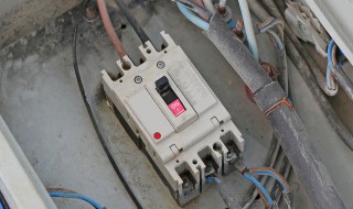 骐达电瓶多少正常 进来看看